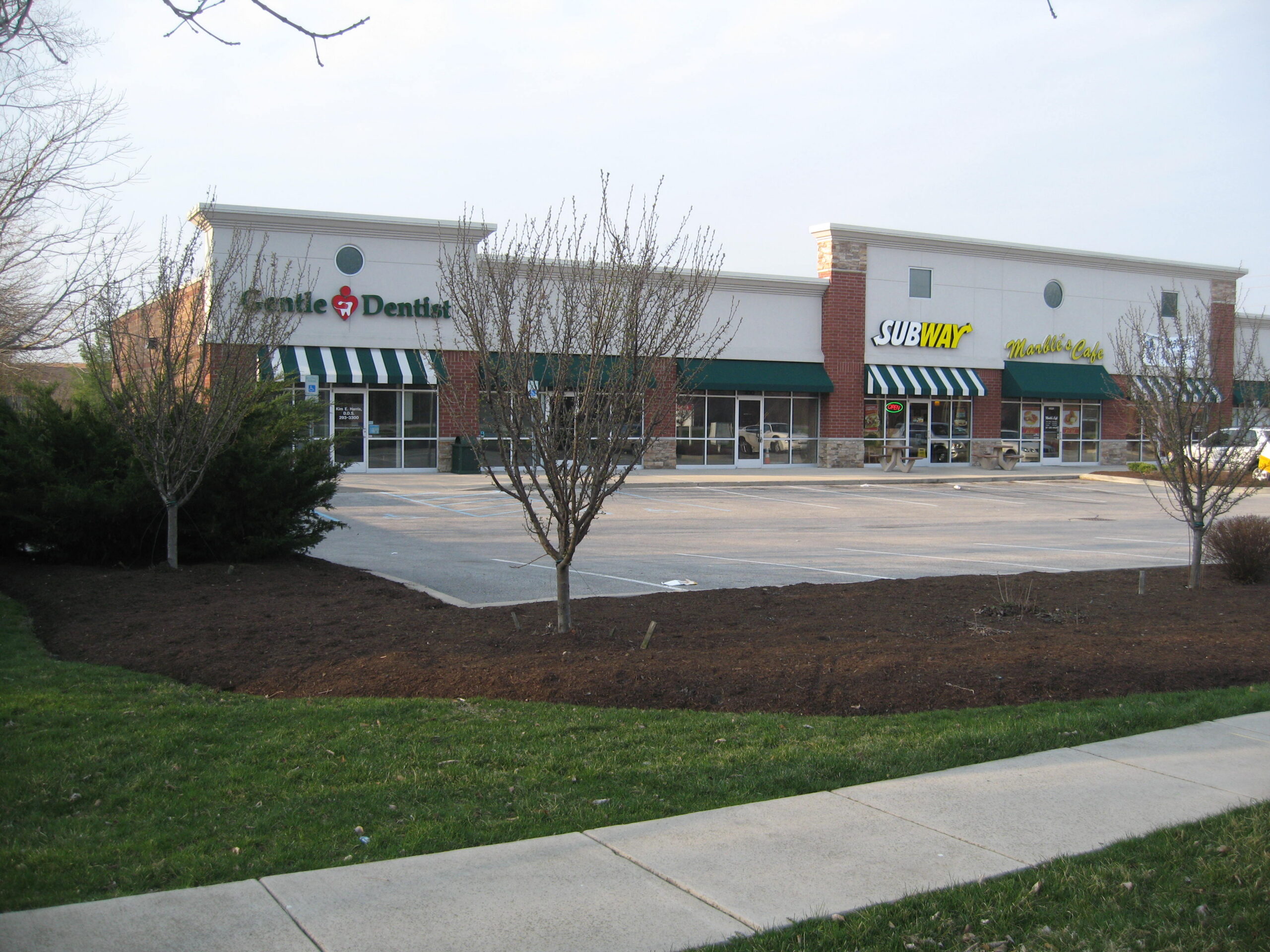 Eagle Creek Commons retail storefronts