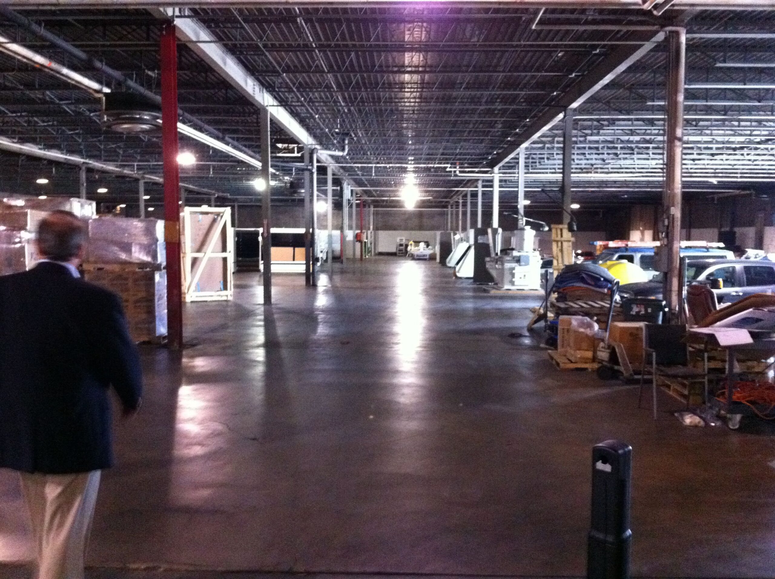 Kingsland industrial warehouse LTL area