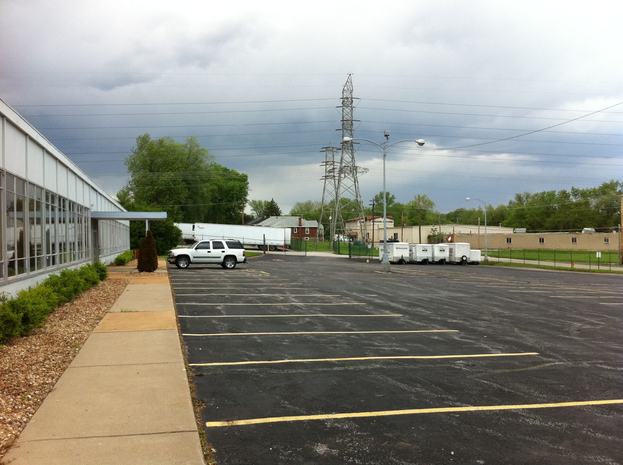 Parking area at Kingsland Industrial Warehouse