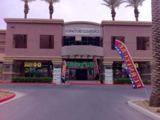 Stephanie Promenade retail property photograph